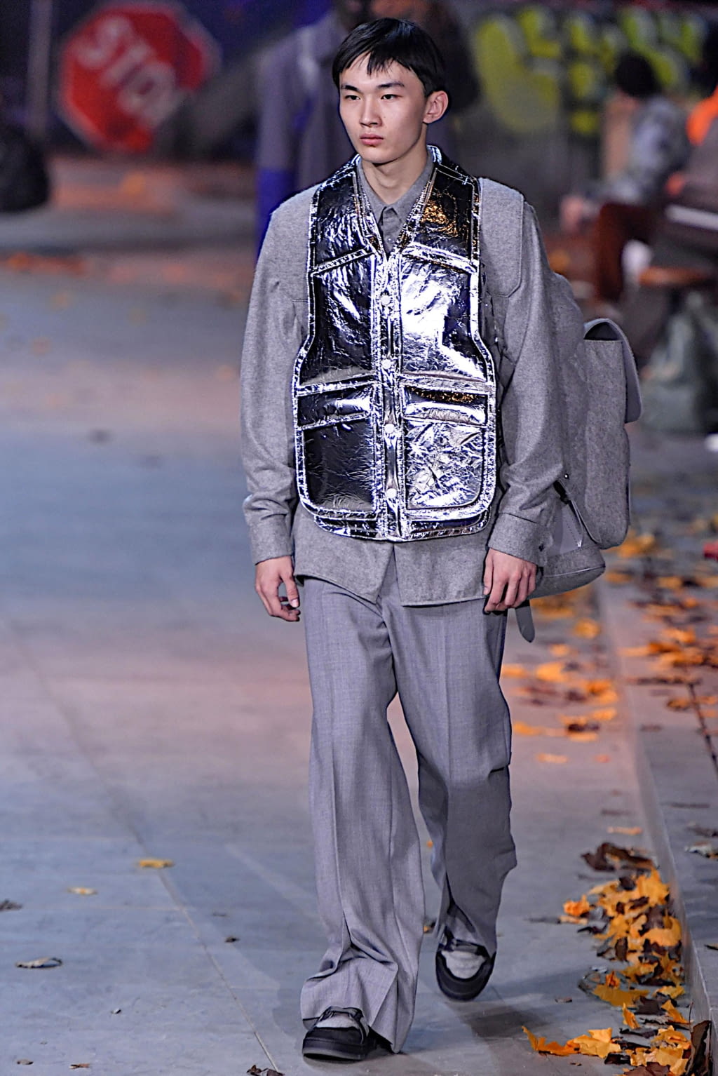 Fashion Week Paris Fall/Winter 2019 look 22 from the Louis Vuitton collection menswear
