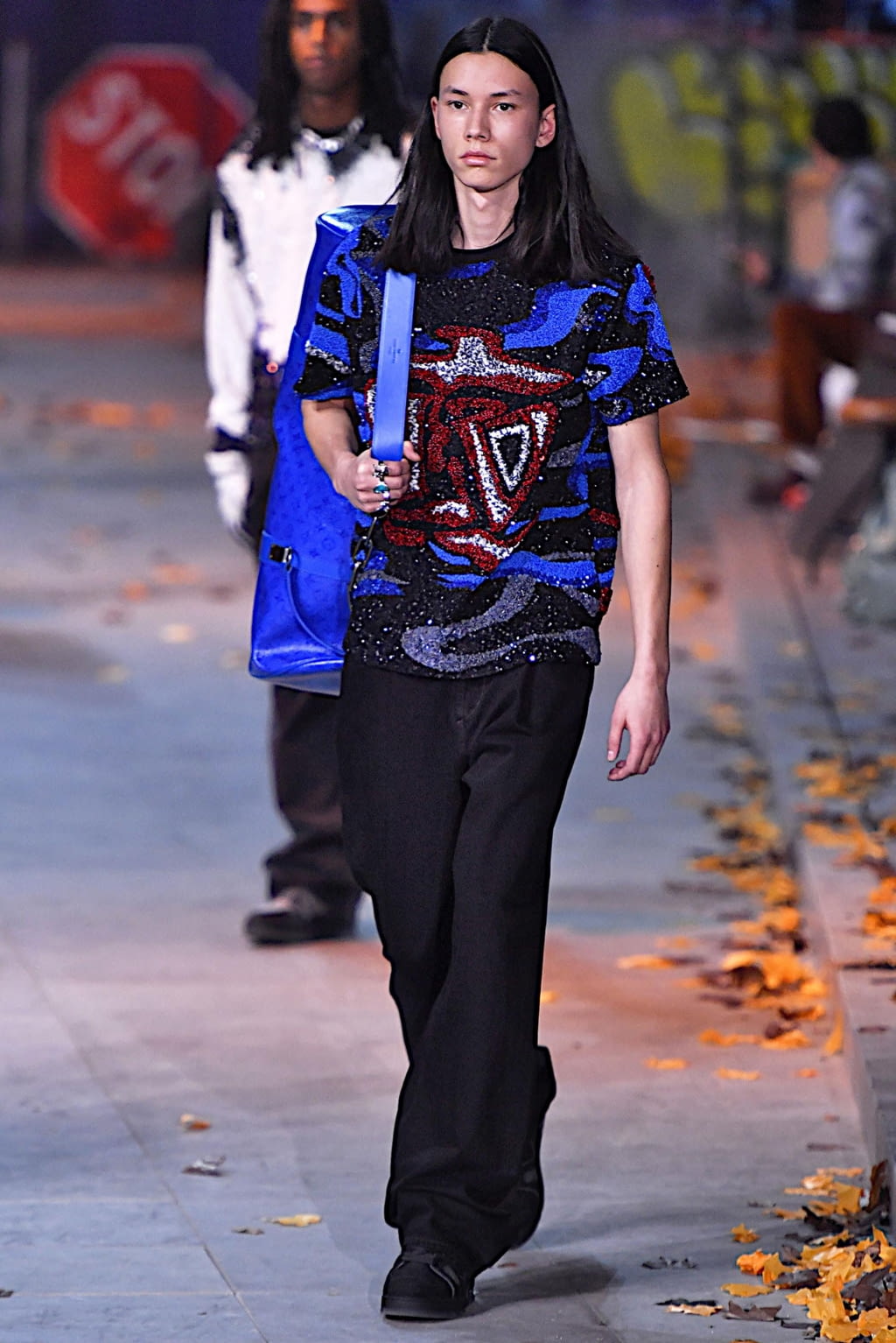 Fashion Week Paris Fall/Winter 2019 look 32 from the Louis Vuitton collection menswear
