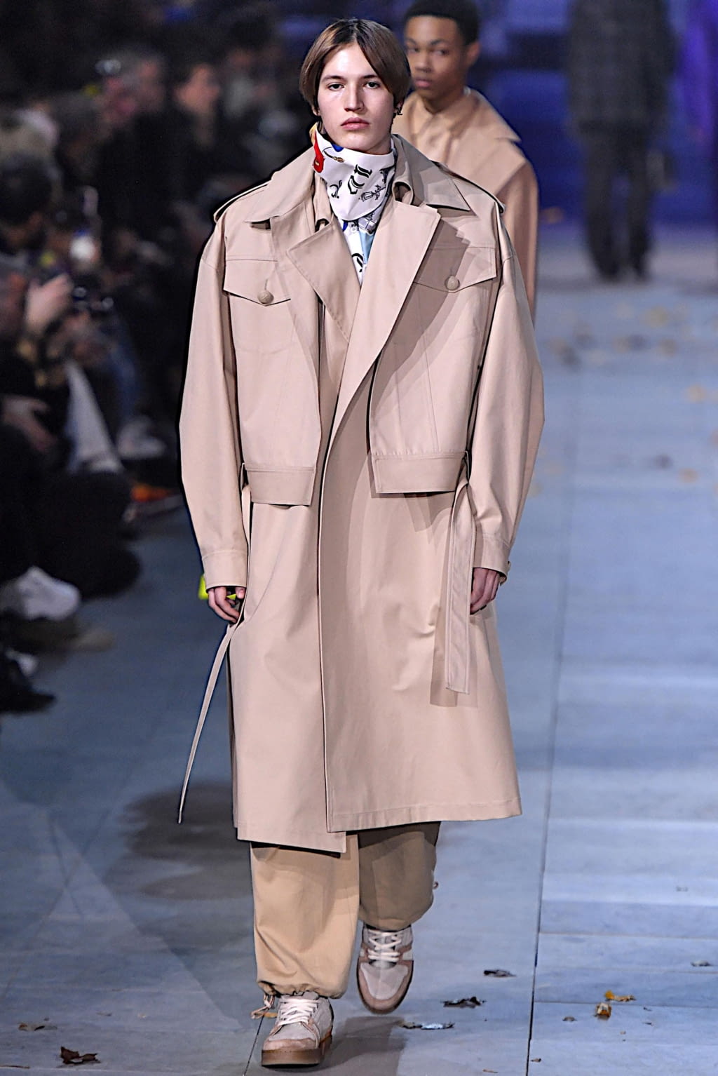 Fashion Week Paris Fall/Winter 2019 look 39 from the Louis Vuitton collection 男装