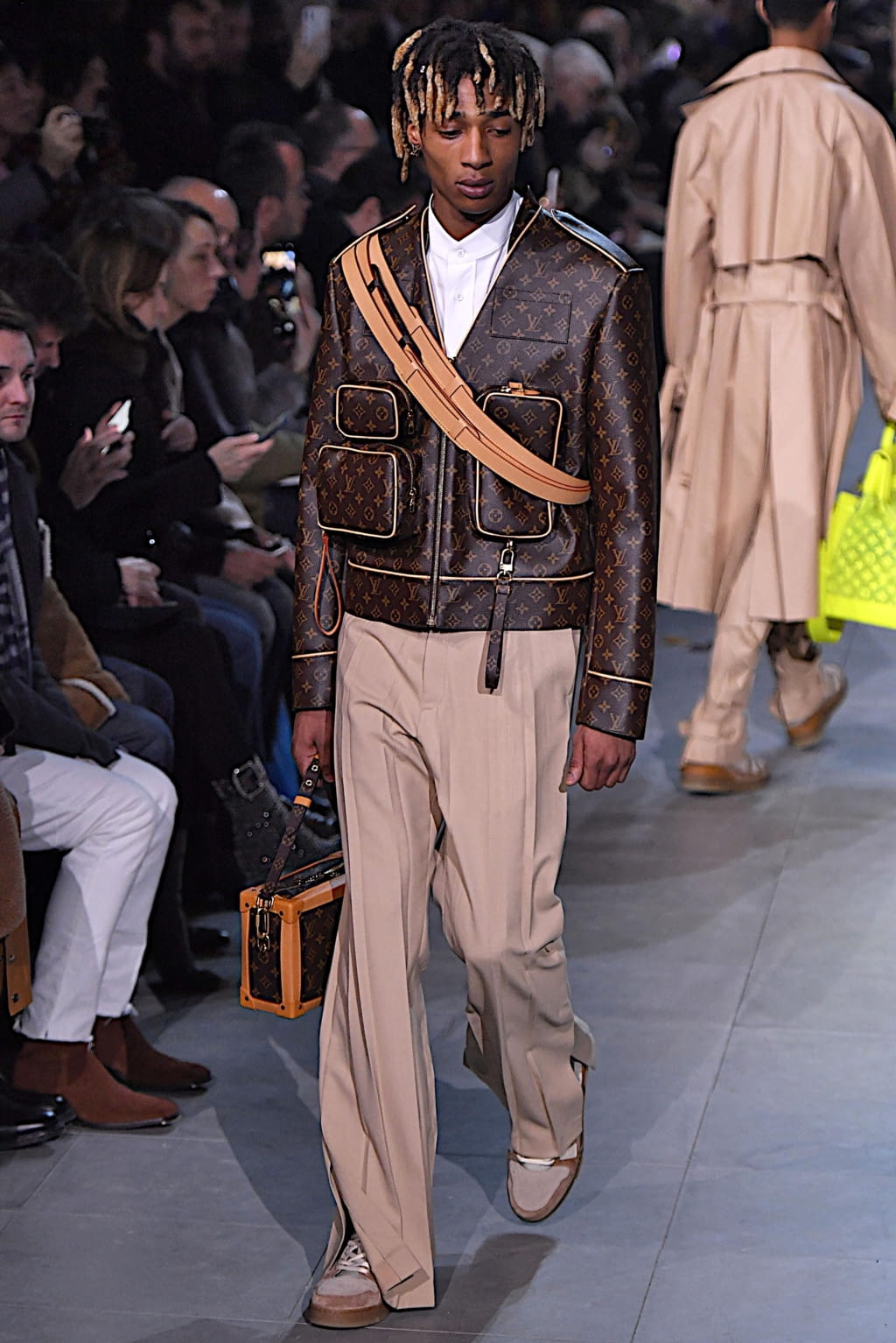 Fashion Week Paris Fall/Winter 2019 look 37 from the Louis Vuitton collection menswear