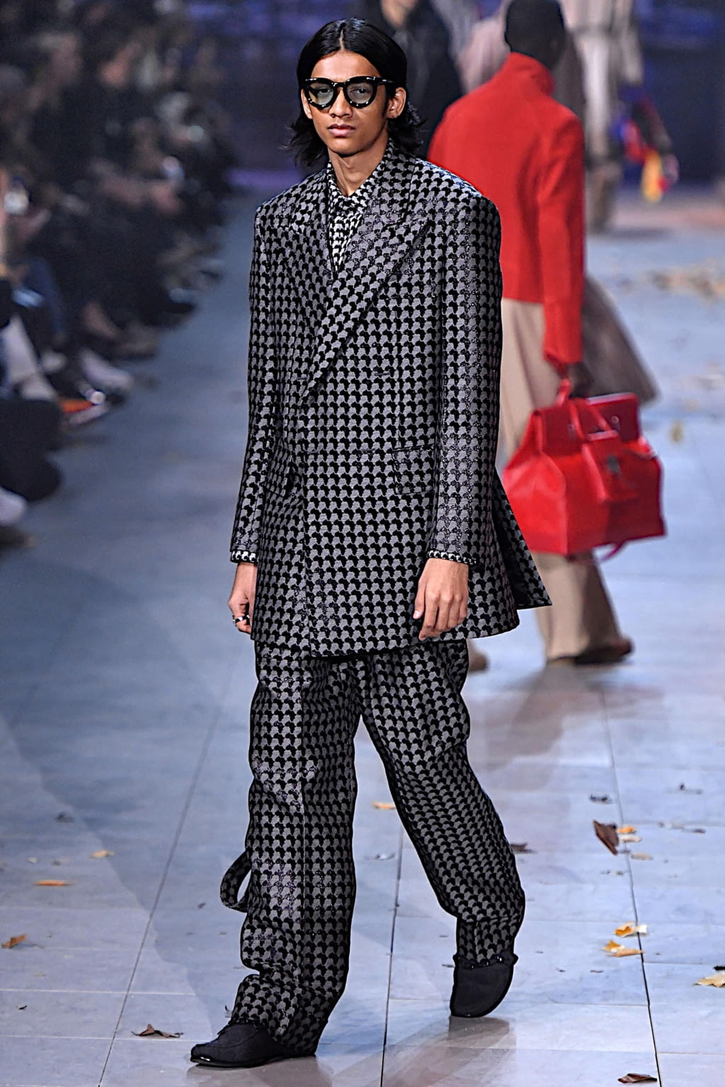 Fashion Week Paris Fall/Winter 2019 look 52 from the Louis Vuitton collection 男装