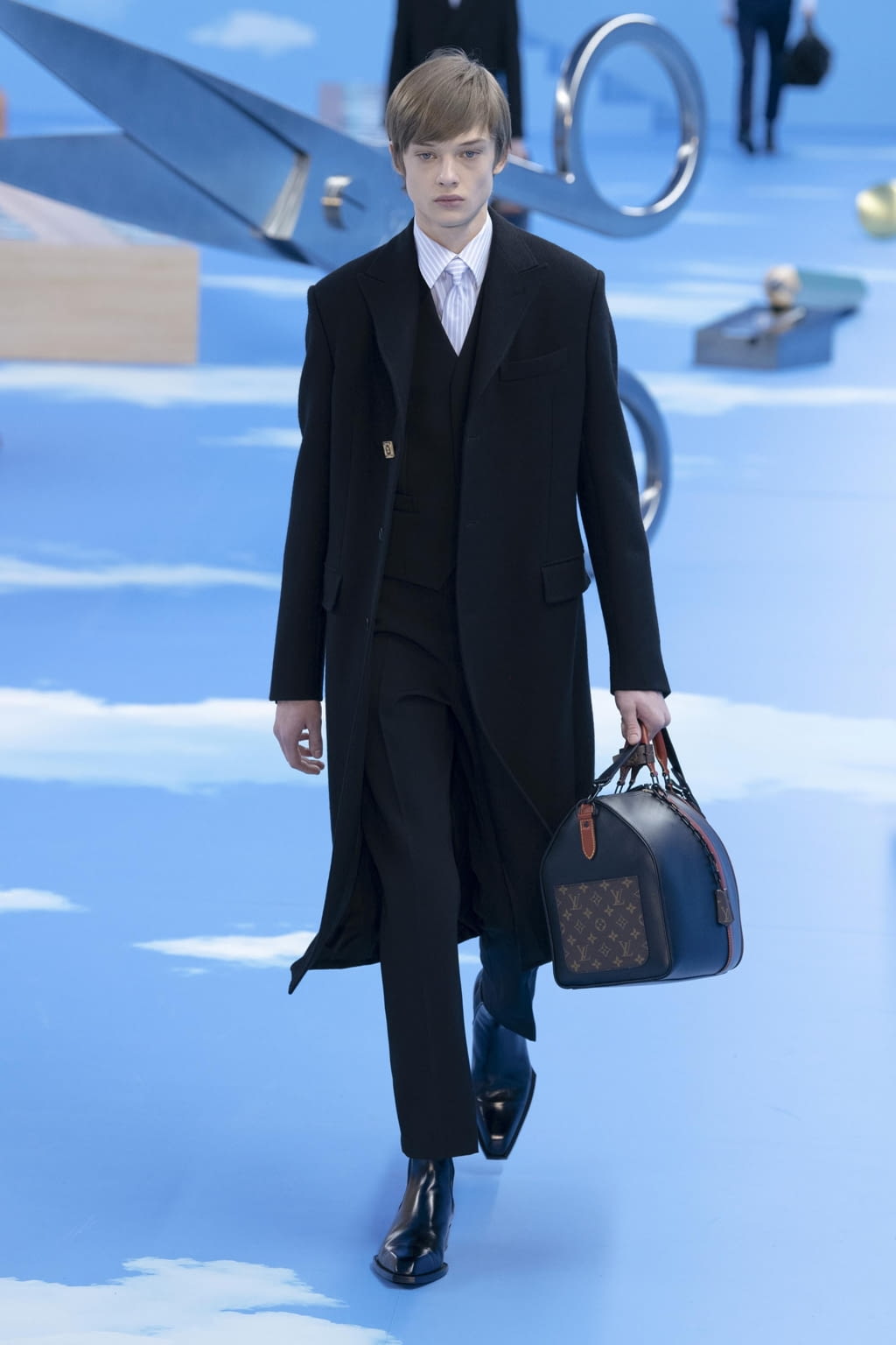 Fashion Week Paris Fall/Winter 2020 look 5 from the Louis Vuitton collection menswear