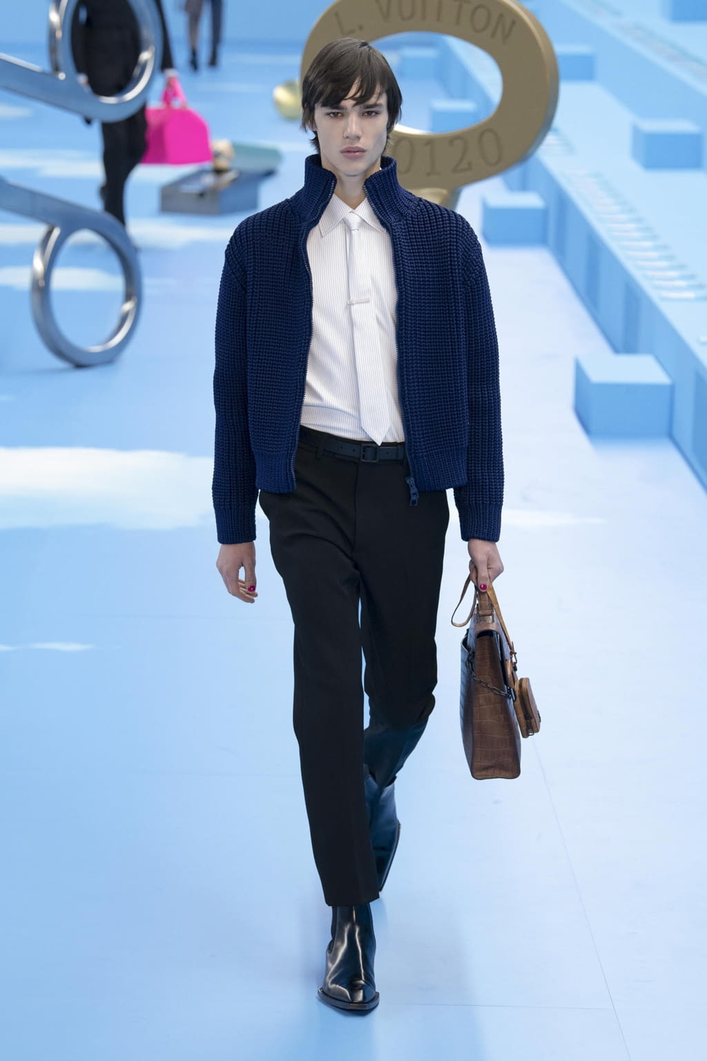 Fashion Week Paris Fall/Winter 2020 look 10 de la collection Louis Vuitton menswear