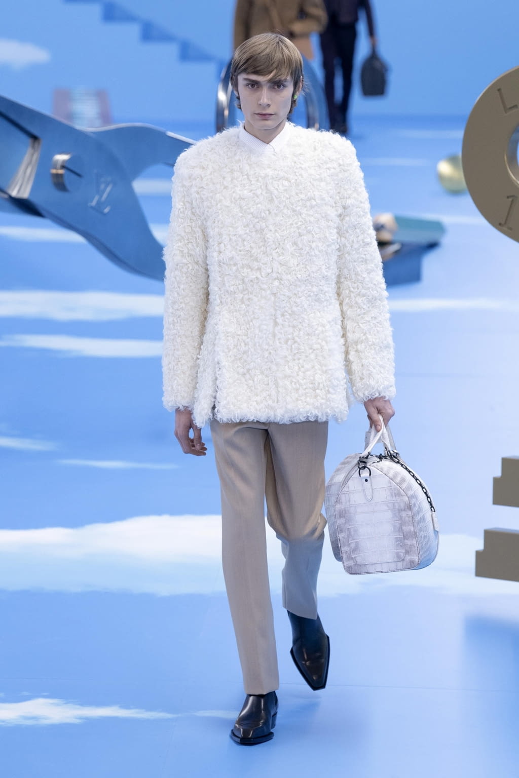 Fashion Week Paris Fall/Winter 2020 look 27 from the Louis Vuitton collection menswear