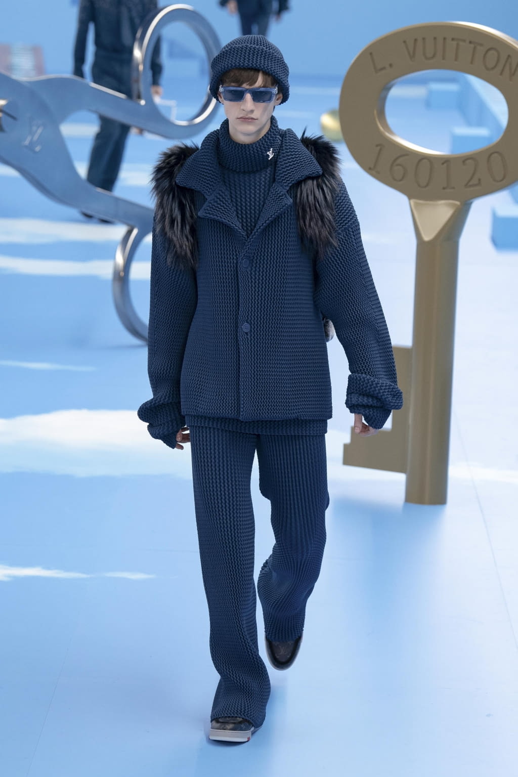 Fashion Week Paris Fall/Winter 2020 look 41 from the Louis Vuitton collection menswear