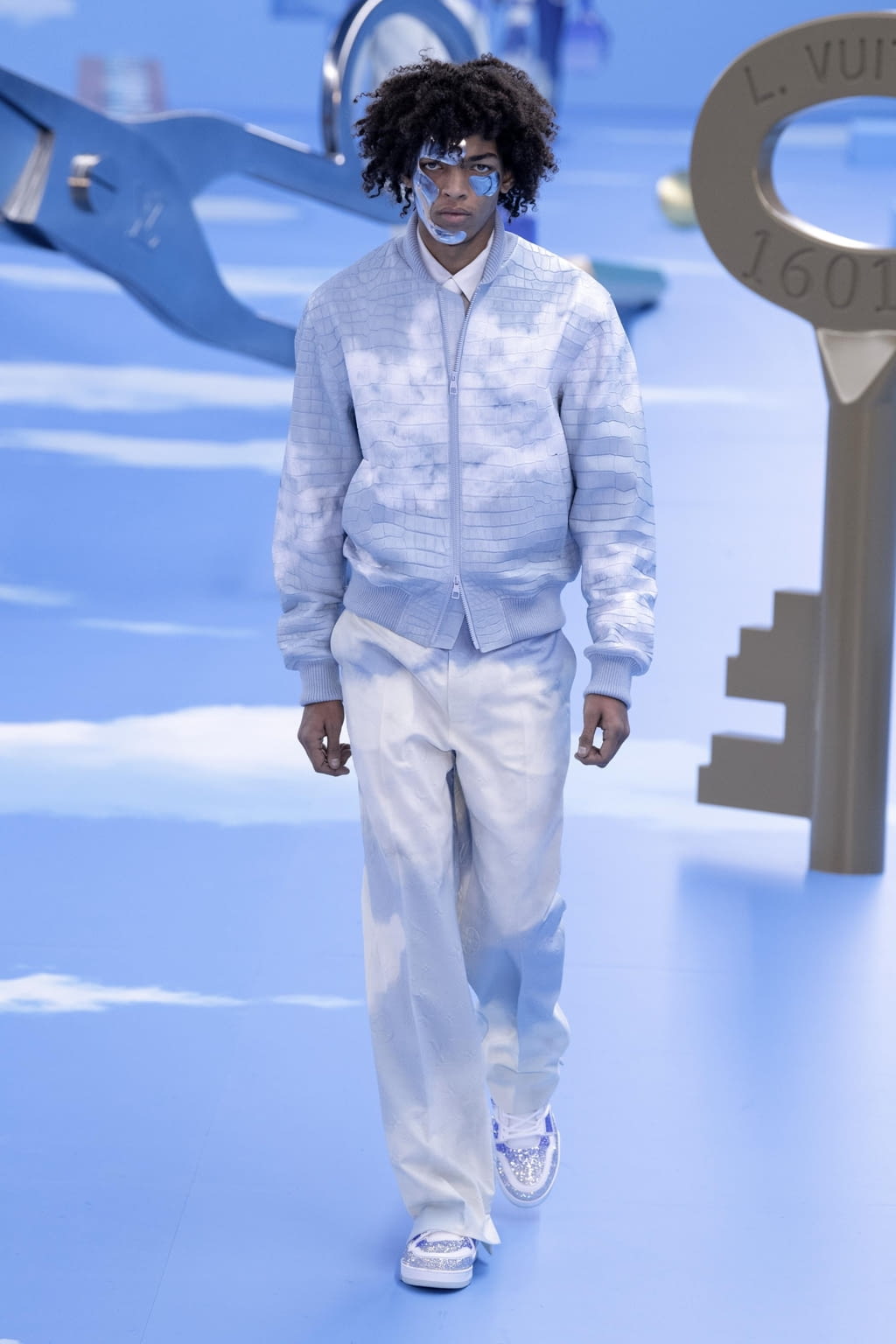 Fashion Week Paris Fall/Winter 2020 look 52 from the Louis Vuitton collection 男装