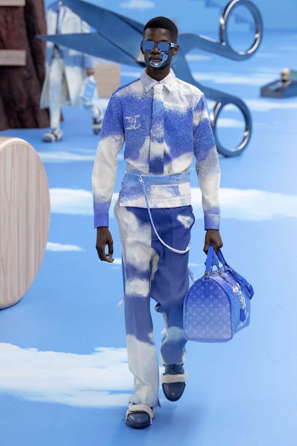 Fashion Week Paris Fall/Winter 2020 look 54 from the Louis Vuitton collection menswear