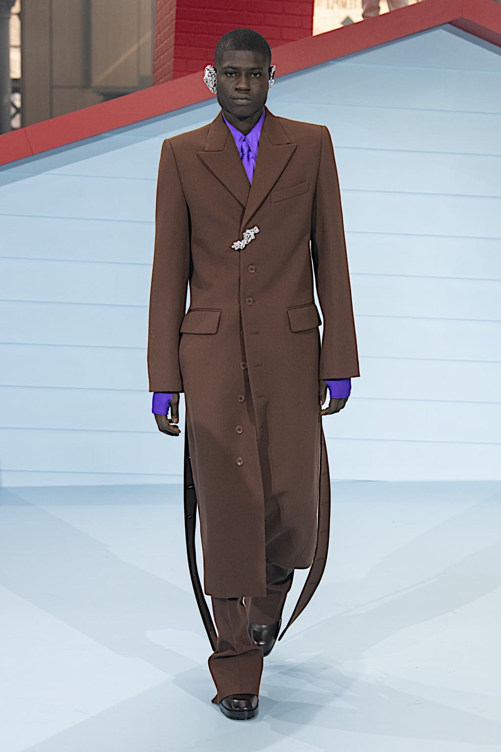 Fashion Week Paris Fall/Winter 2022 look 18 from the Louis Vuitton collection menswear