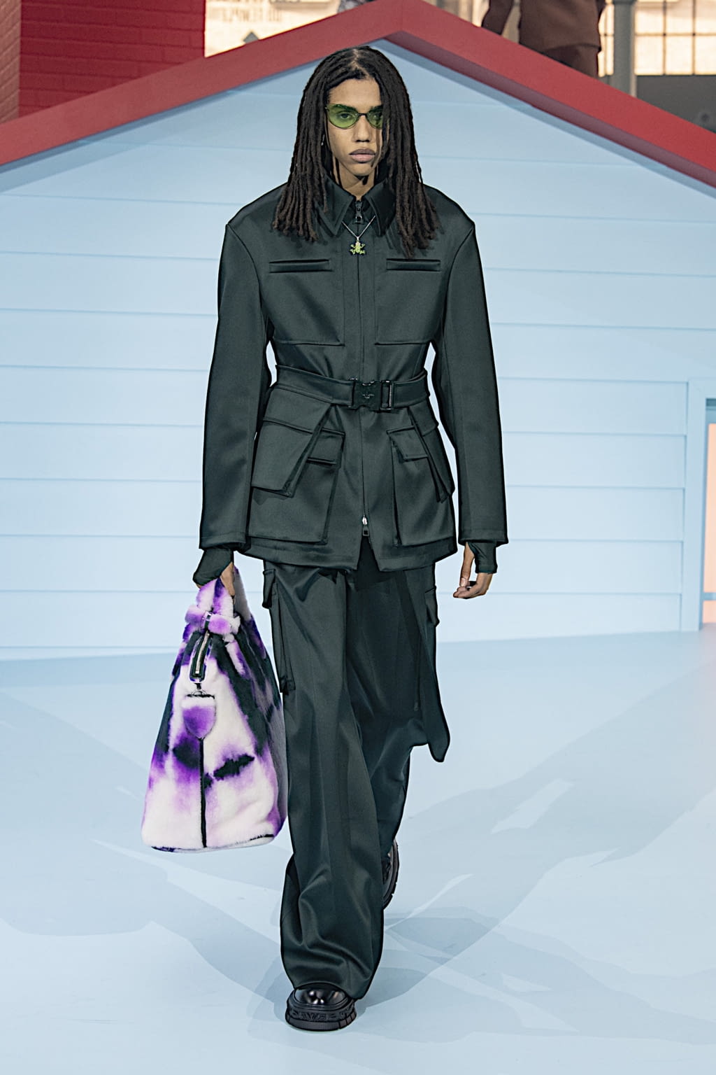 Fashion Week Paris Fall/Winter 2022 look 27 from the Louis Vuitton collection 男装