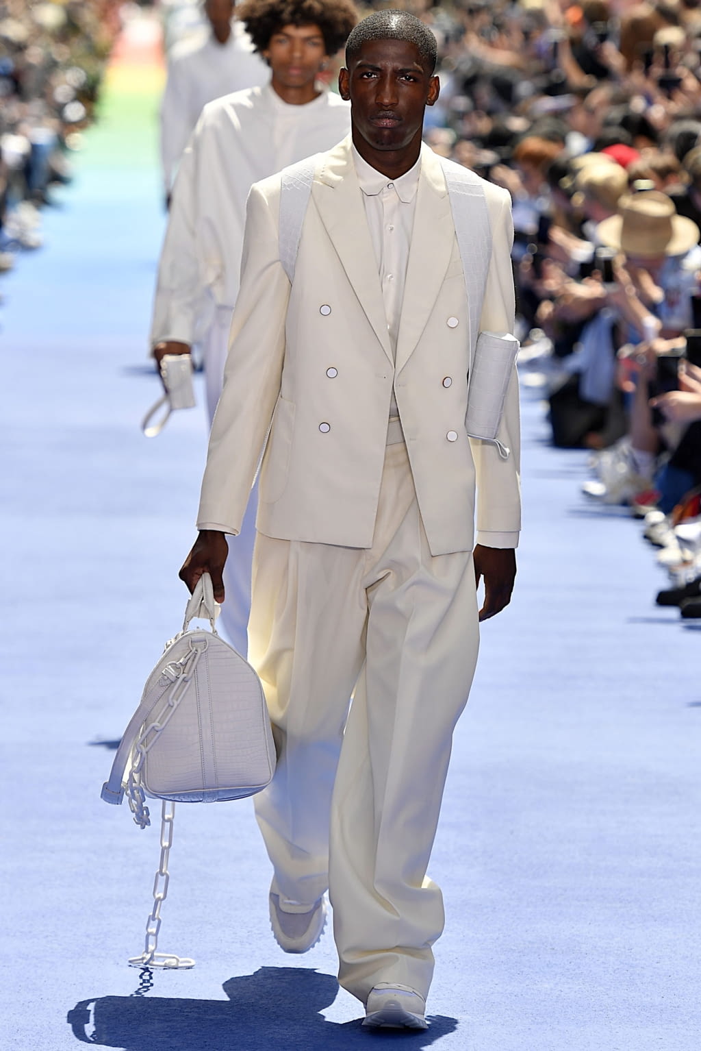 Fashion Week Paris Spring/Summer 2019 look 1 from the Louis Vuitton collection menswear