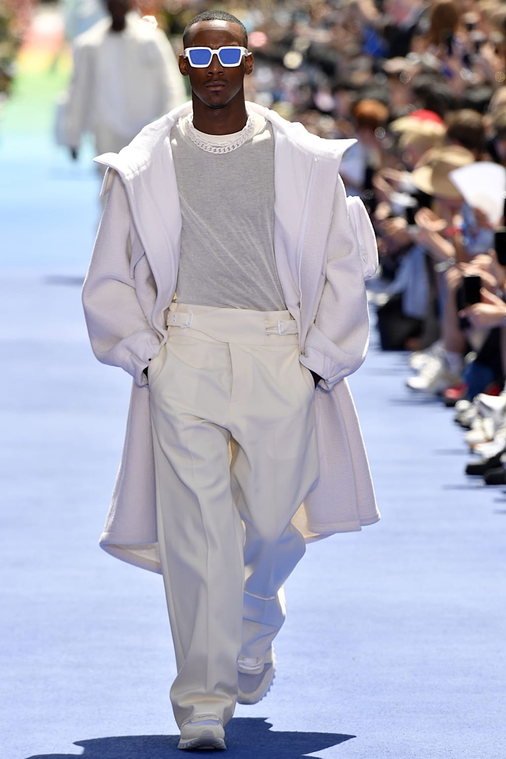 Fashion Week Paris Spring/Summer 2019 look 7 from the Louis Vuitton collection menswear