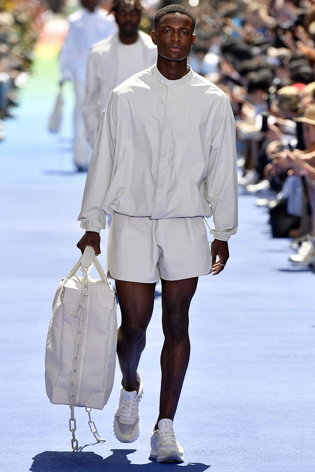 Fashion Week Paris Spring/Summer 2019 look 9 from the Louis Vuitton collection menswear