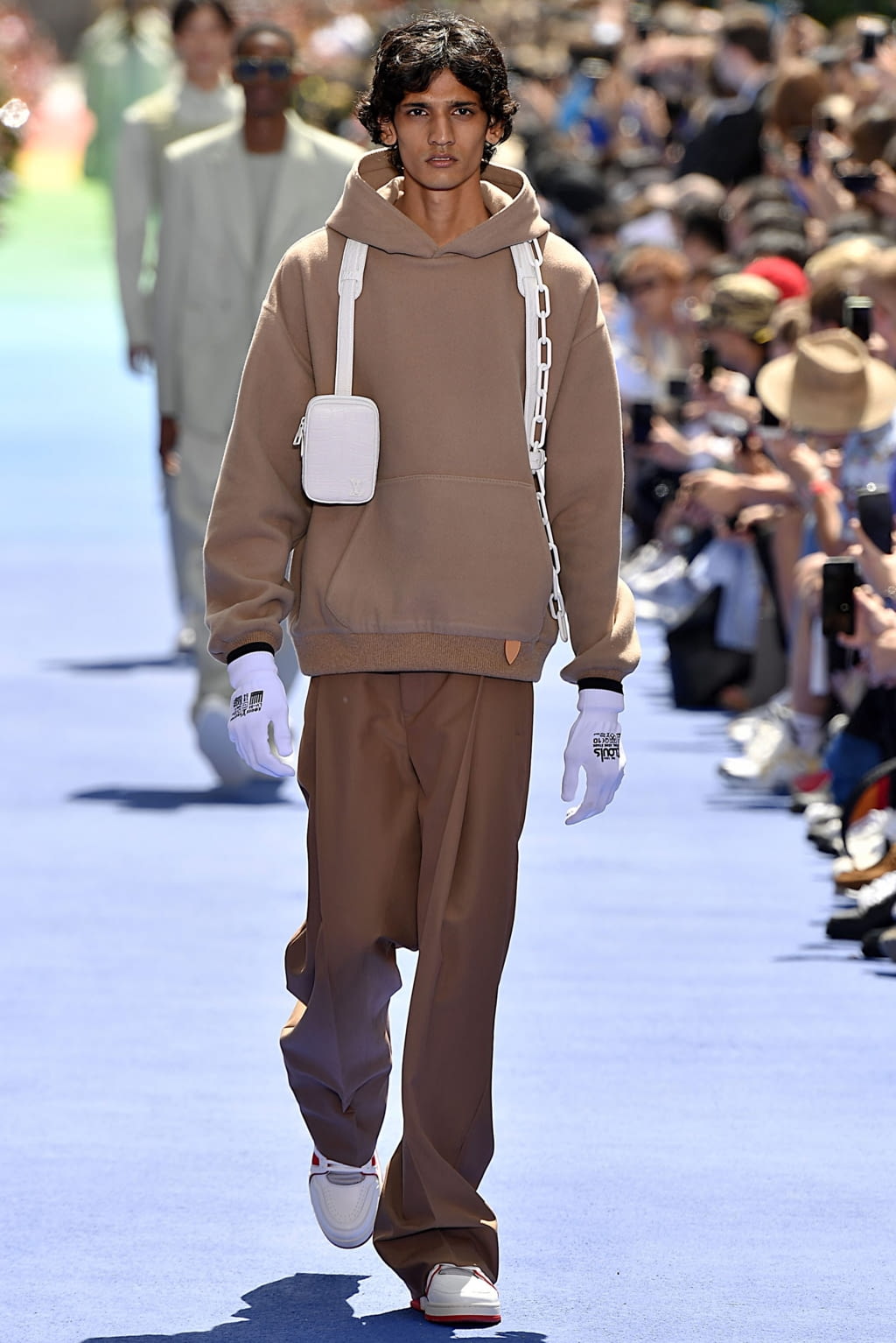 Fashion Week Paris Spring/Summer 2019 look 21 from the Louis Vuitton collection menswear
