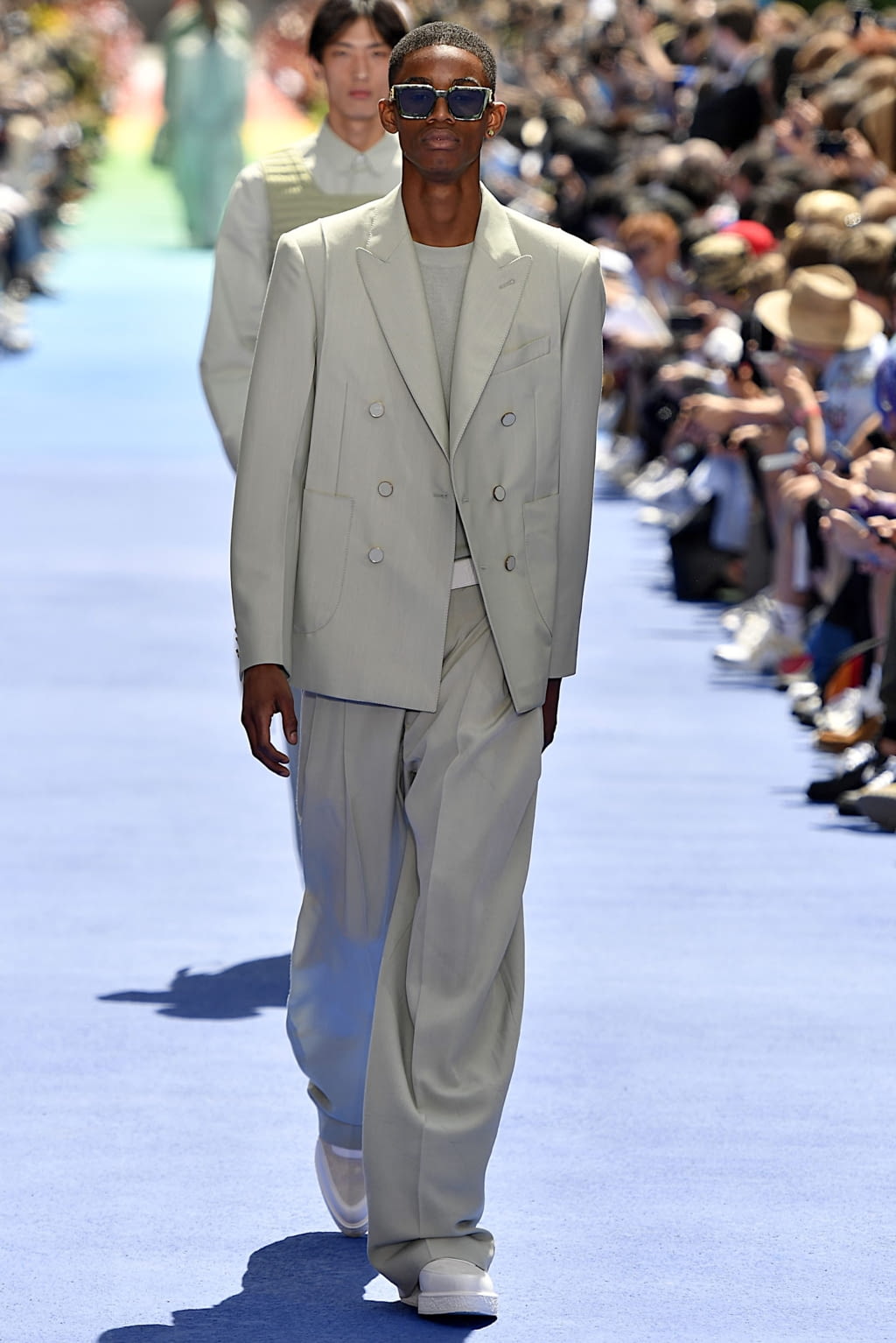 Fashion Week Paris Spring/Summer 2019 look 20 from the Louis Vuitton collection menswear