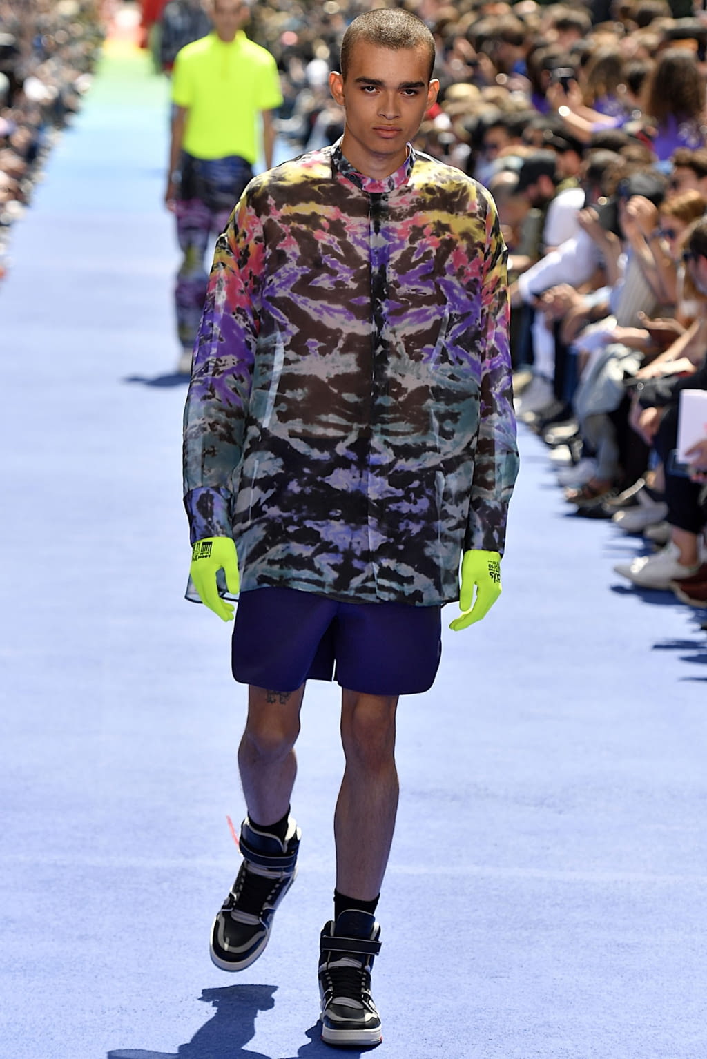 Fashion Week Paris Spring/Summer 2019 look 29 from the Louis Vuitton collection 男装