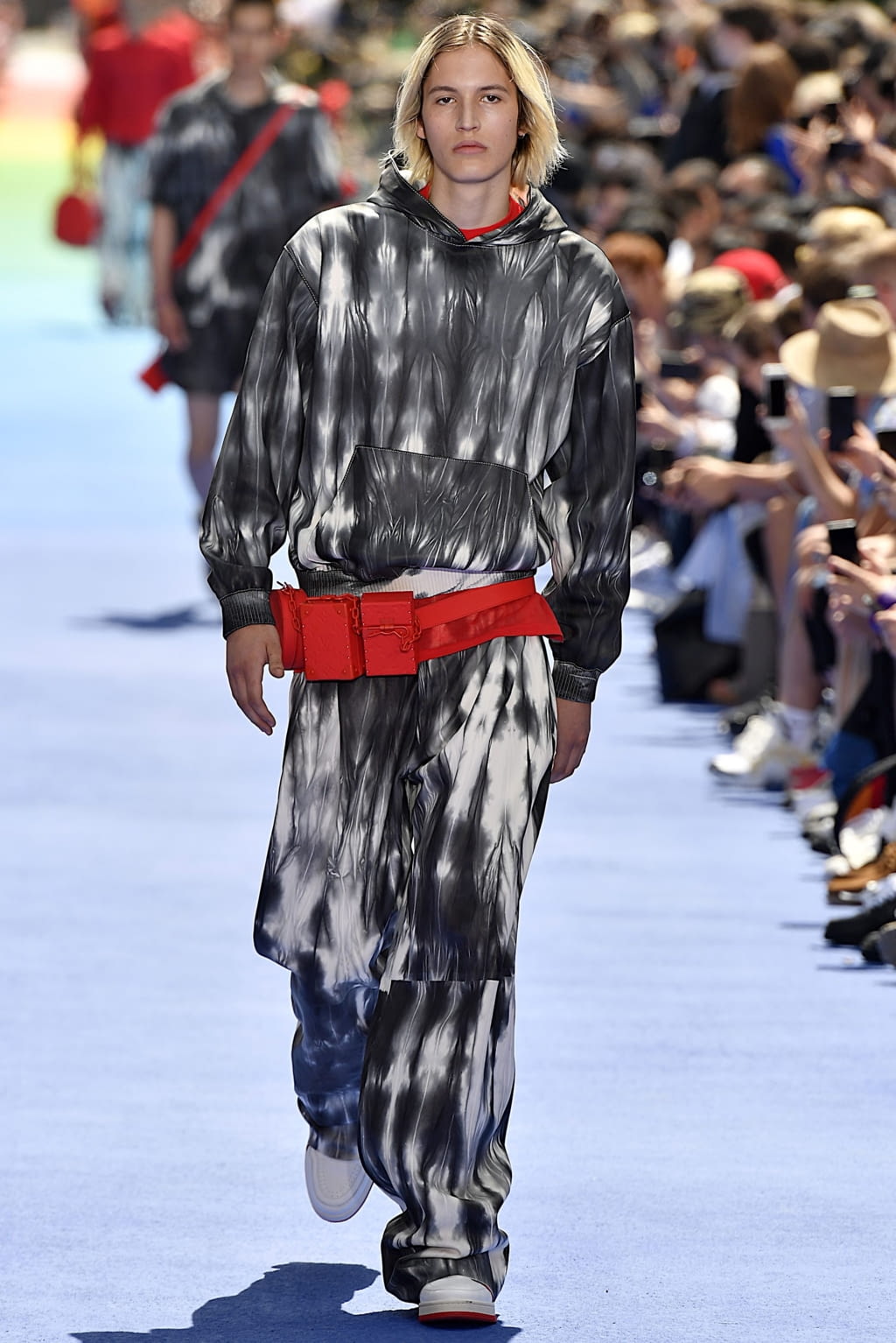 Fashion Week Paris Spring/Summer 2019 look 31 from the Louis Vuitton collection menswear
