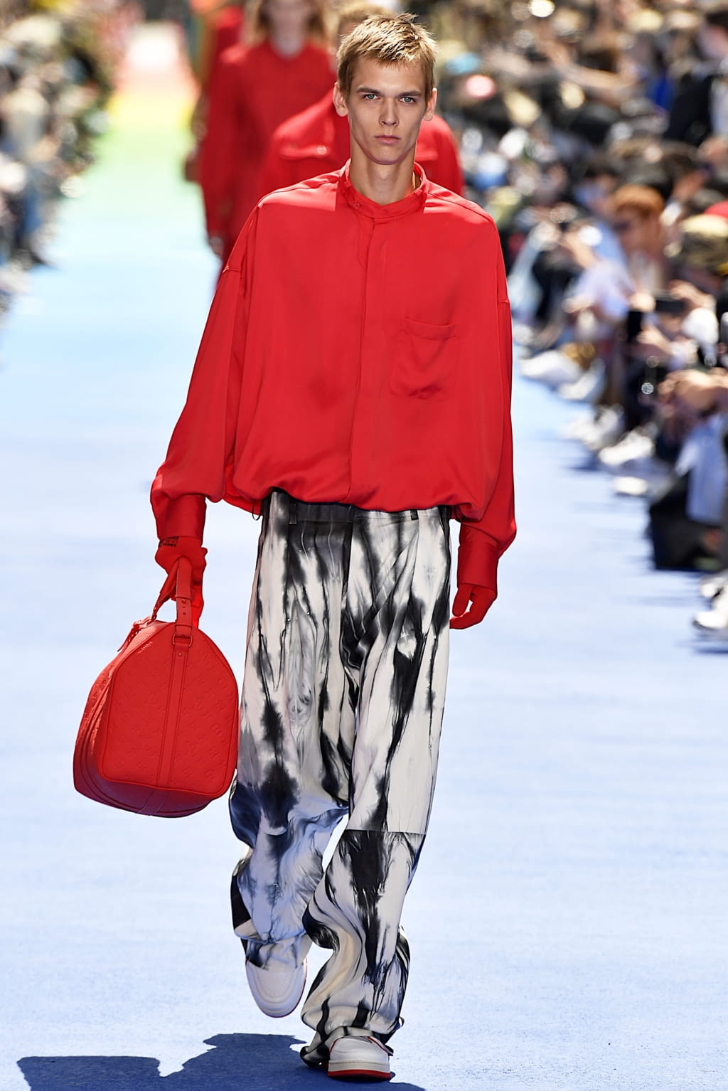 Fashion Week Paris Spring/Summer 2019 look 33 from the Louis Vuitton collection menswear