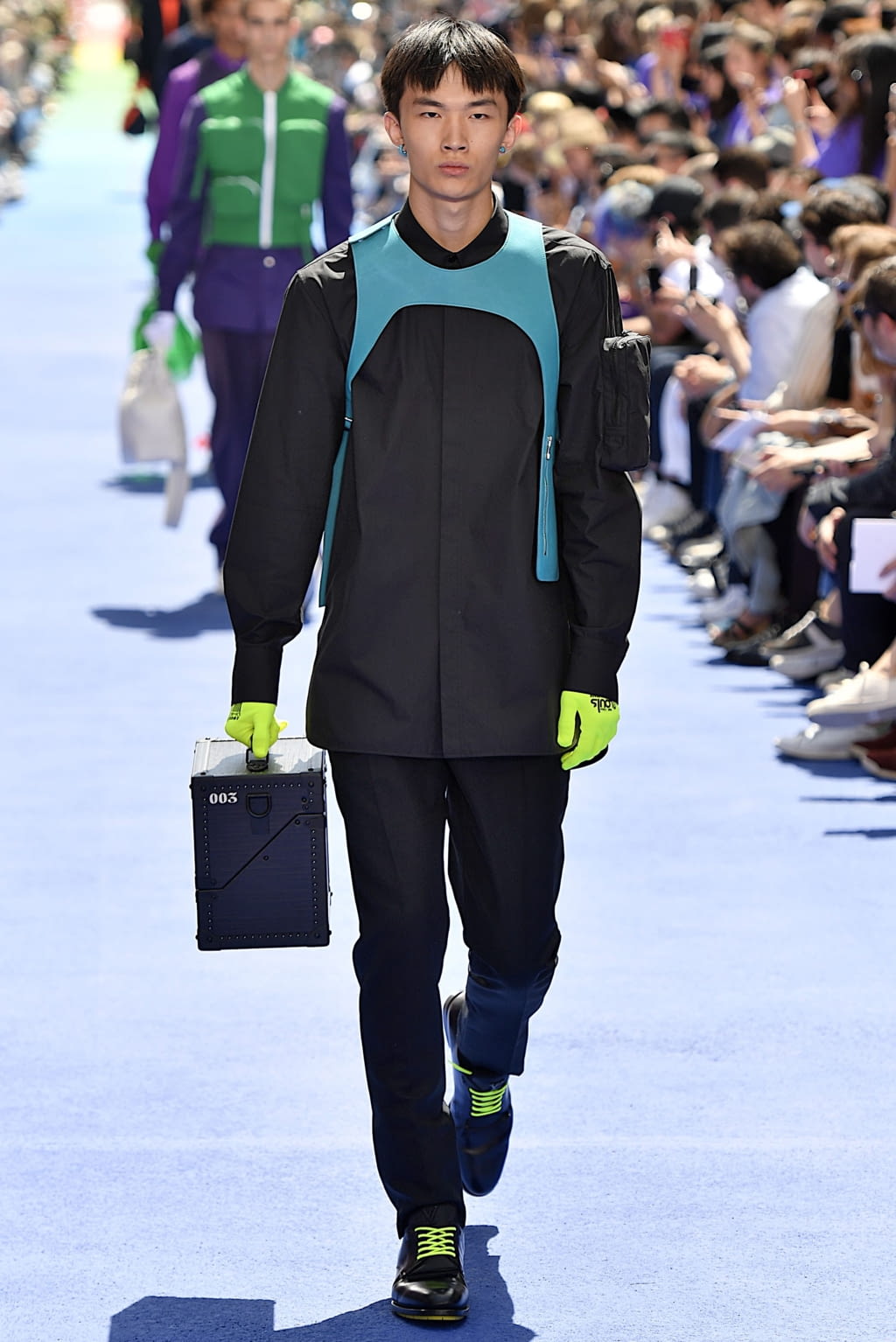Fashion Week Paris Spring/Summer 2019 look 41 from the Louis Vuitton collection 男装