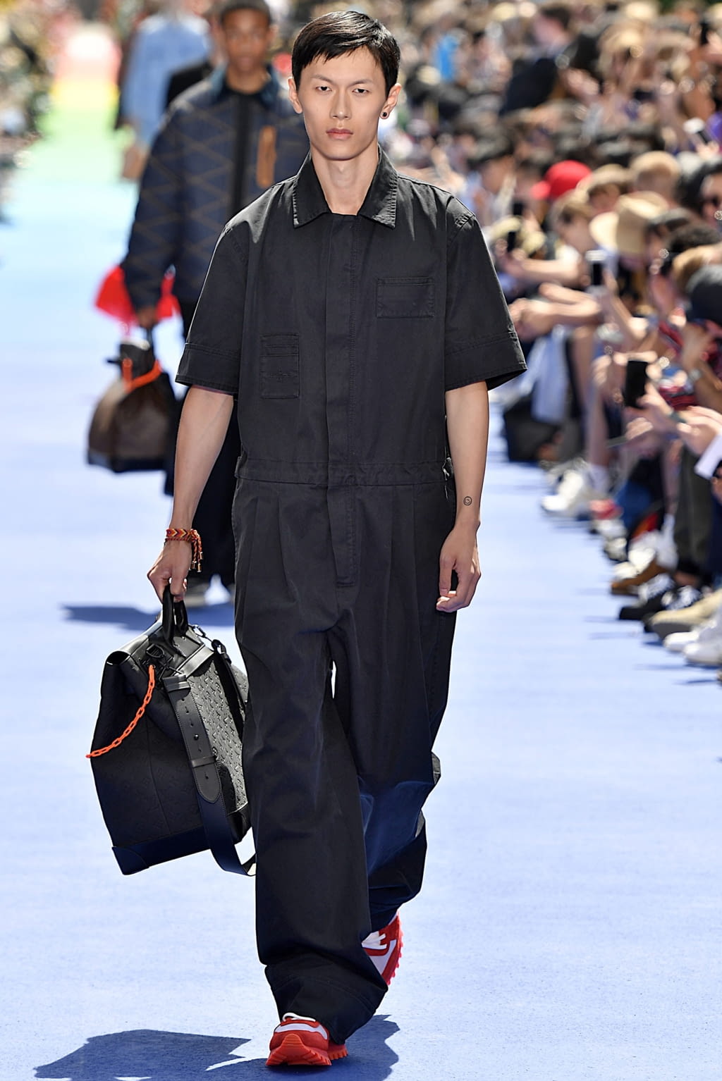Fashion Week Paris Spring/Summer 2019 look 46 from the Louis Vuitton collection 男装