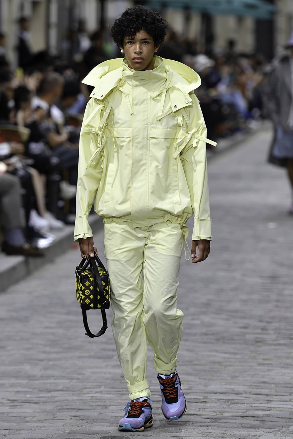 Fashion Week Paris Spring/Summer 2020 look 5 from the Louis Vuitton collection 男装