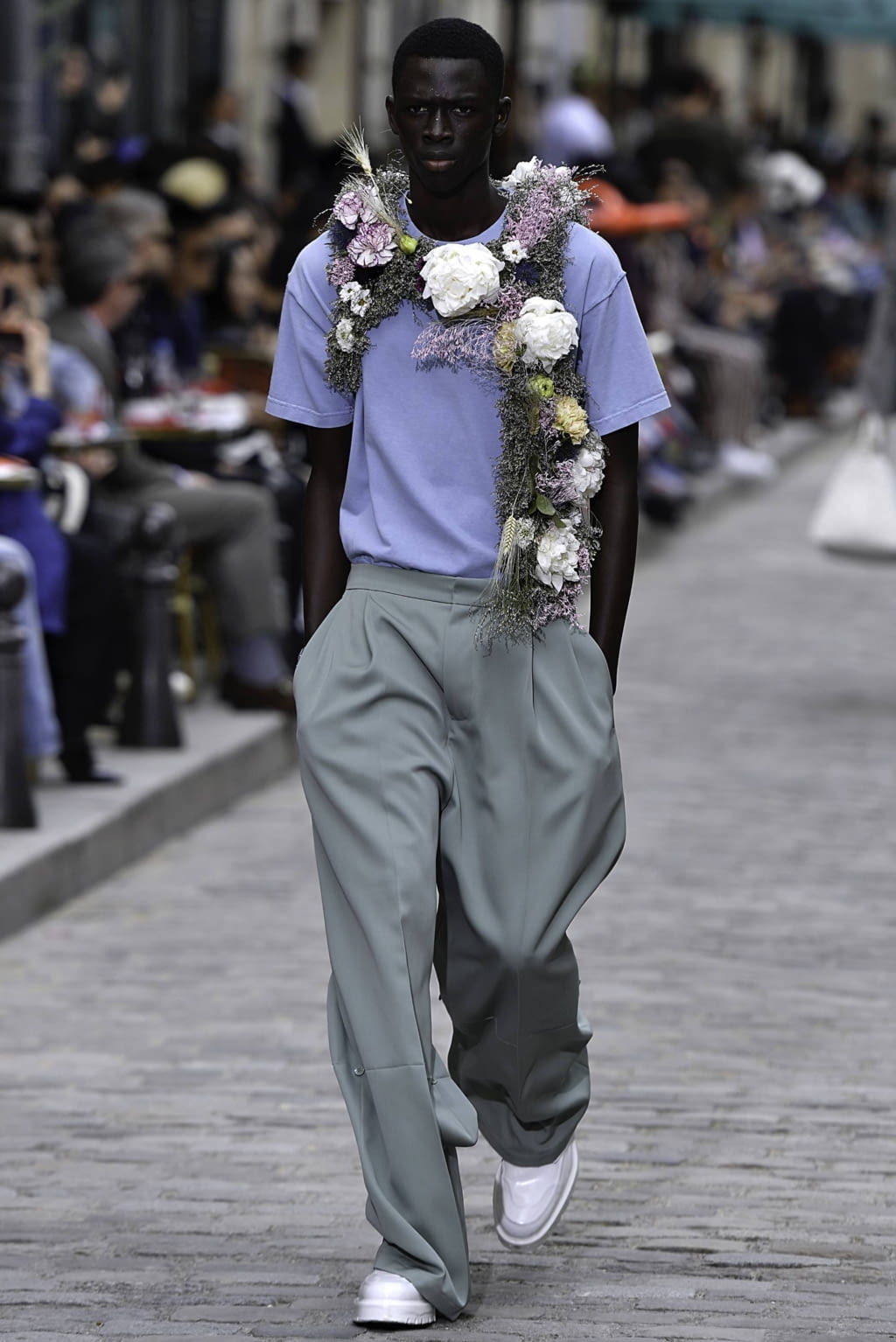 Fashion Week Paris Spring/Summer 2020 look 7 from the Louis Vuitton collection menswear