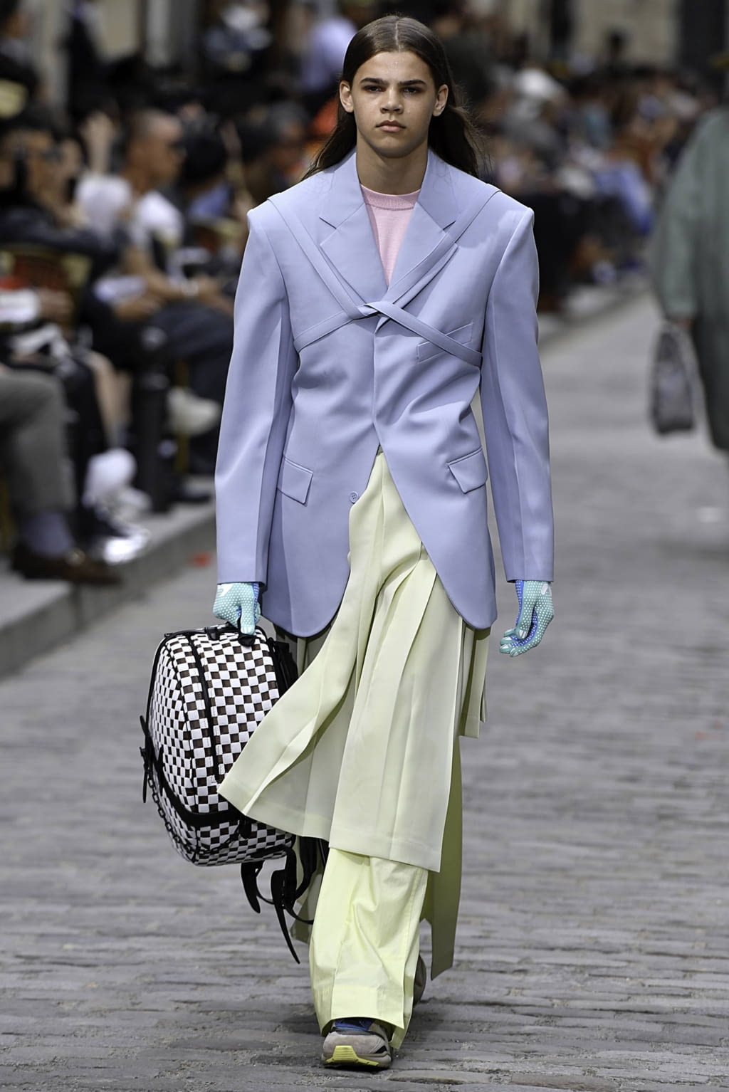 Fashion Week Paris Spring/Summer 2020 look 9 from the Louis Vuitton collection menswear