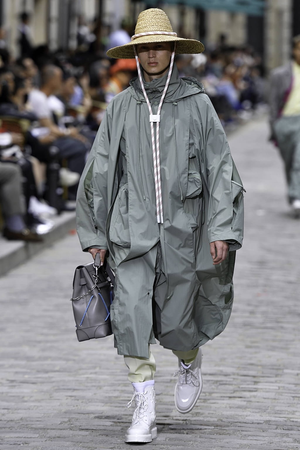 Fashion Week Paris Spring/Summer 2020 look 10 from the Louis Vuitton collection 男装