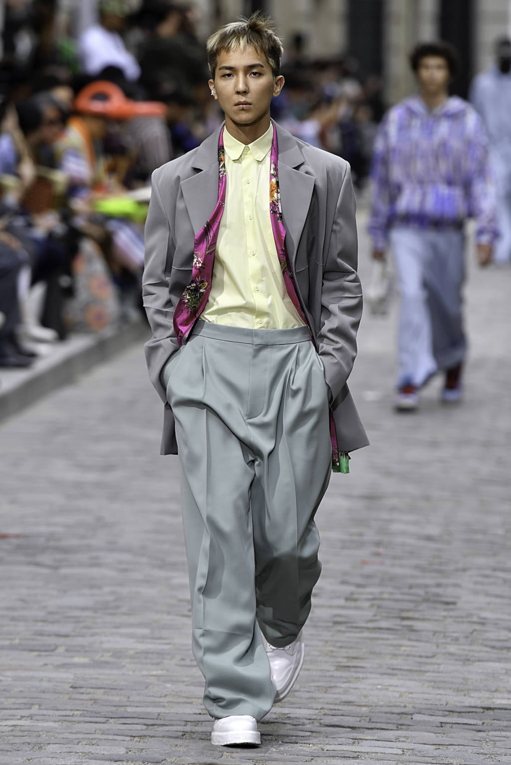 Fashion Week Paris Spring/Summer 2020 look 11 from the Louis Vuitton collection 男装