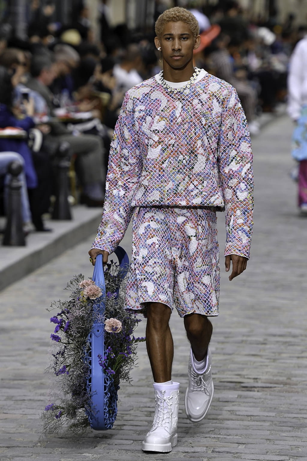 Fashion Week Paris Spring/Summer 2020 look 15 from the Louis Vuitton collection menswear