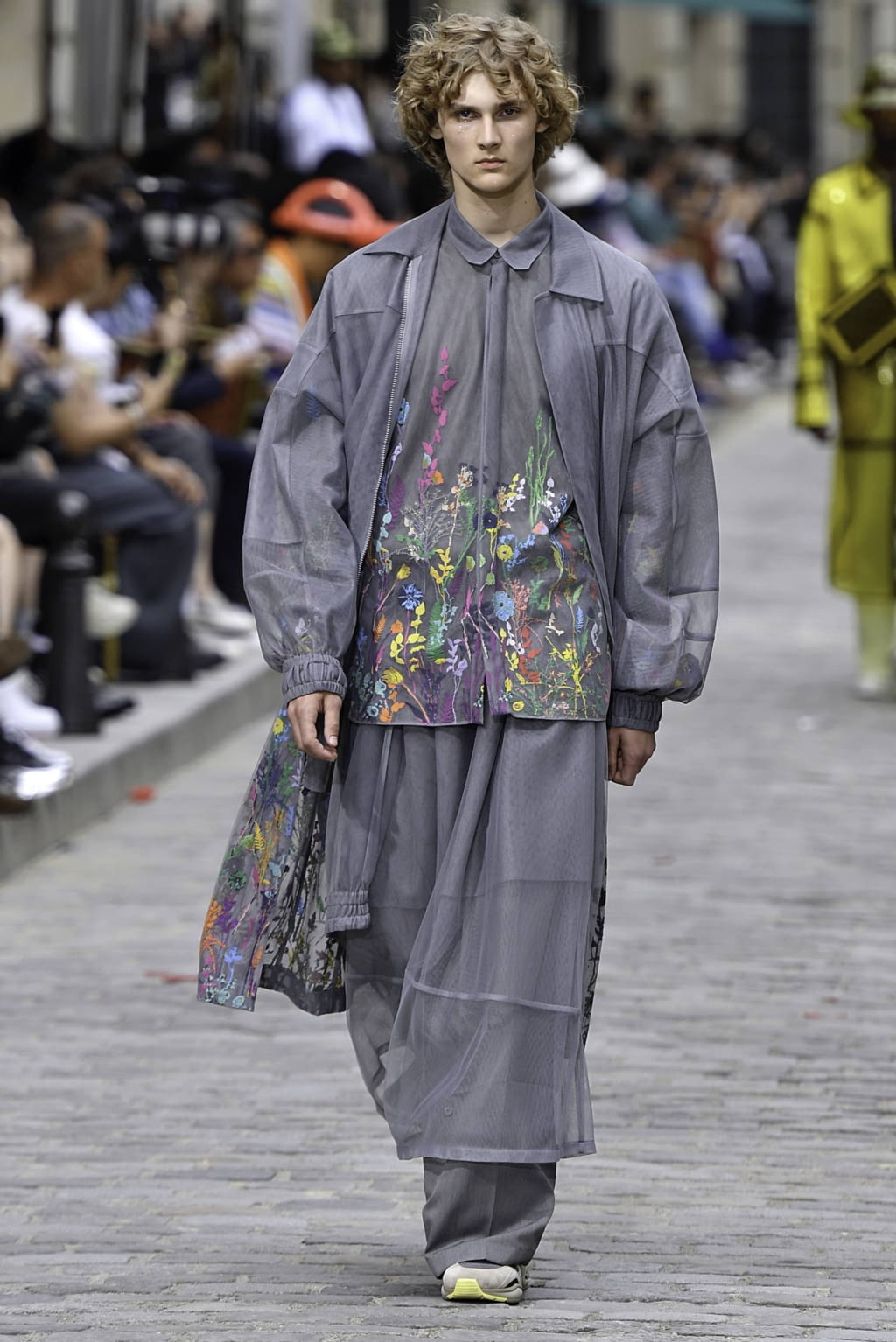 Fashion Week Paris Spring/Summer 2020 look 26 from the Louis Vuitton collection menswear