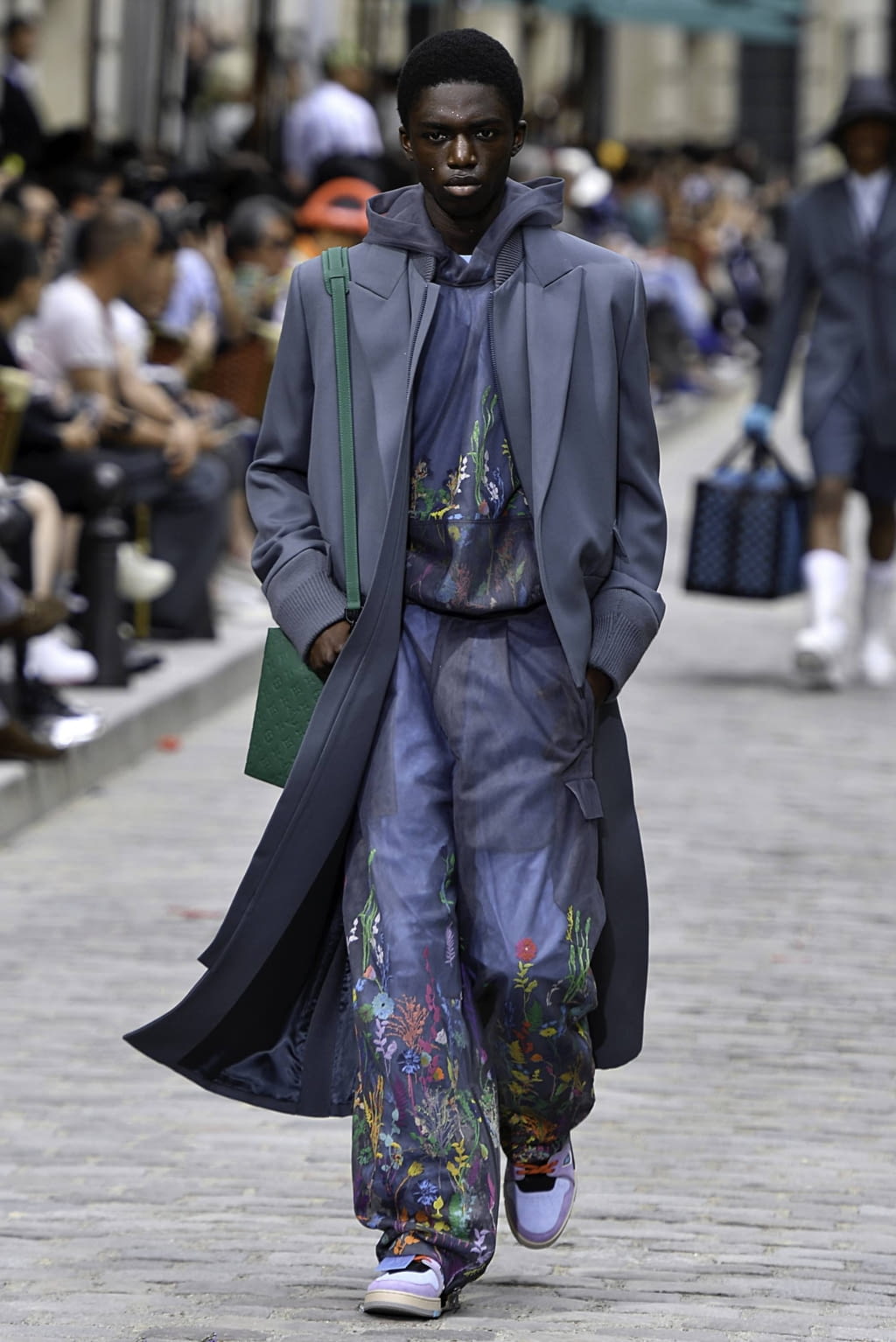 Fashion Week Paris Spring/Summer 2020 look 36 from the Louis Vuitton collection 男装