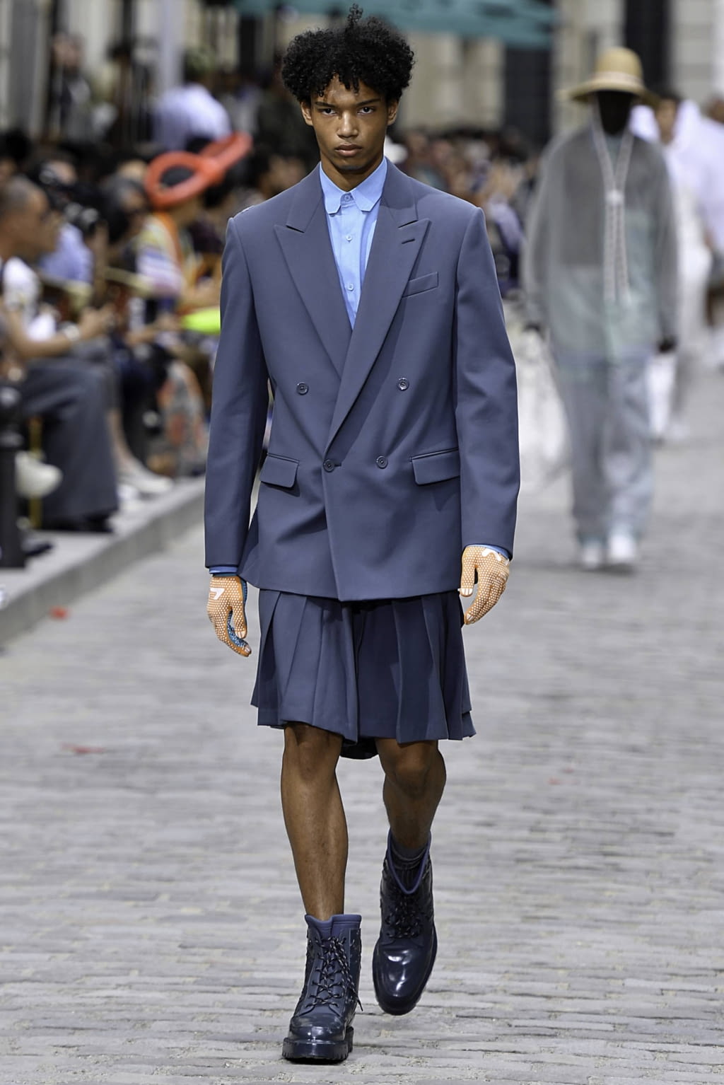 Fashion Week Paris Spring/Summer 2020 look 41 from the Louis Vuitton collection 男装