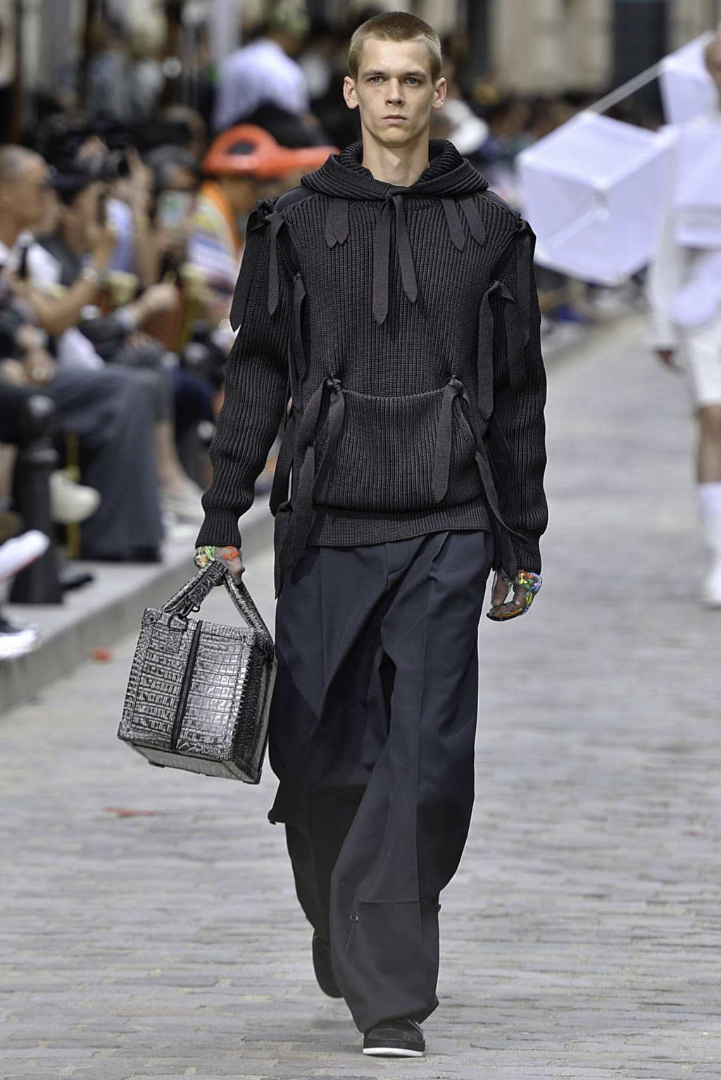 Fashion Week Paris Spring/Summer 2020 look 51 from the Louis Vuitton collection 男装
