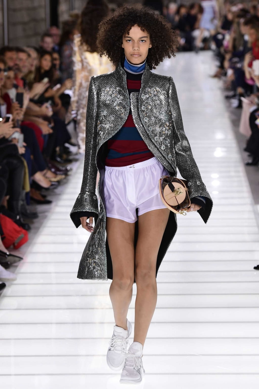 Fashion Week Paris Spring/Summer 2018 look 14 from the Louis Vuitton collection womenswear