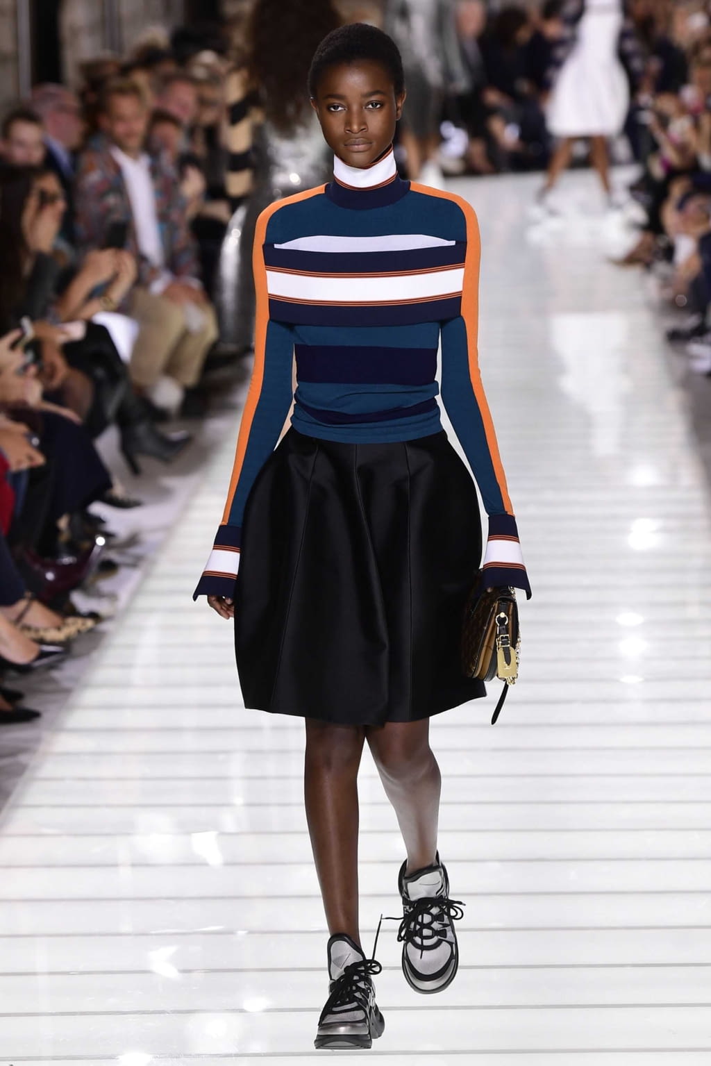 Fashion Week Paris Spring/Summer 2018 look 17 de la collection Louis Vuitton womenswear
