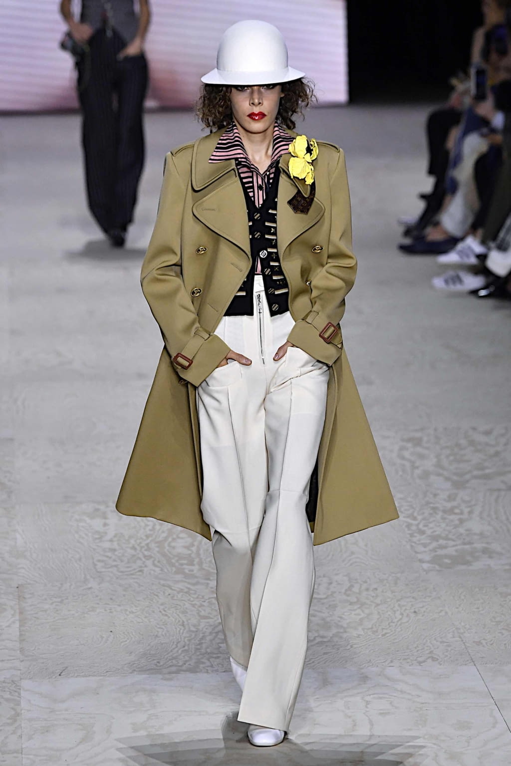 Fashion Week Paris Spring/Summer 2020 look 10 de la collection Louis Vuitton womenswear