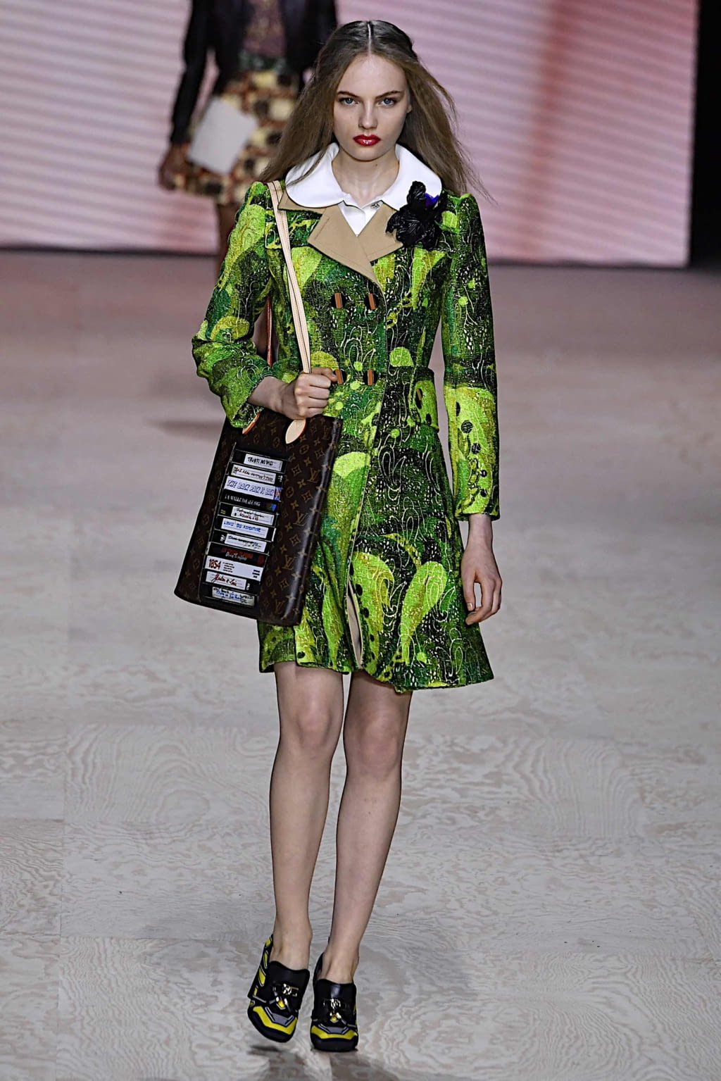 Fashion Week Paris Spring/Summer 2020 look 18 de la collection Louis Vuitton womenswear