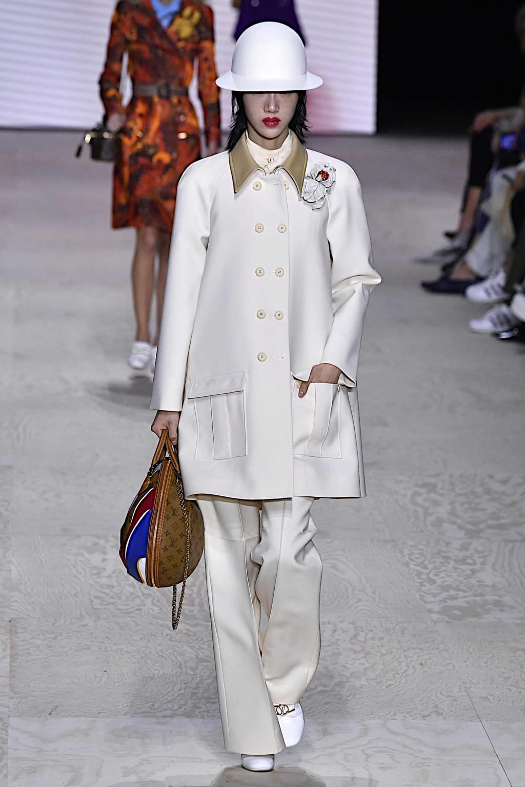 Fashion Week Paris Spring/Summer 2020 look 27 from the Louis Vuitton collection womenswear