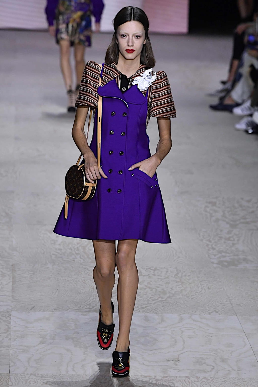 Fashion Week Paris Spring/Summer 2020 look 29 from the Louis Vuitton collection 女装