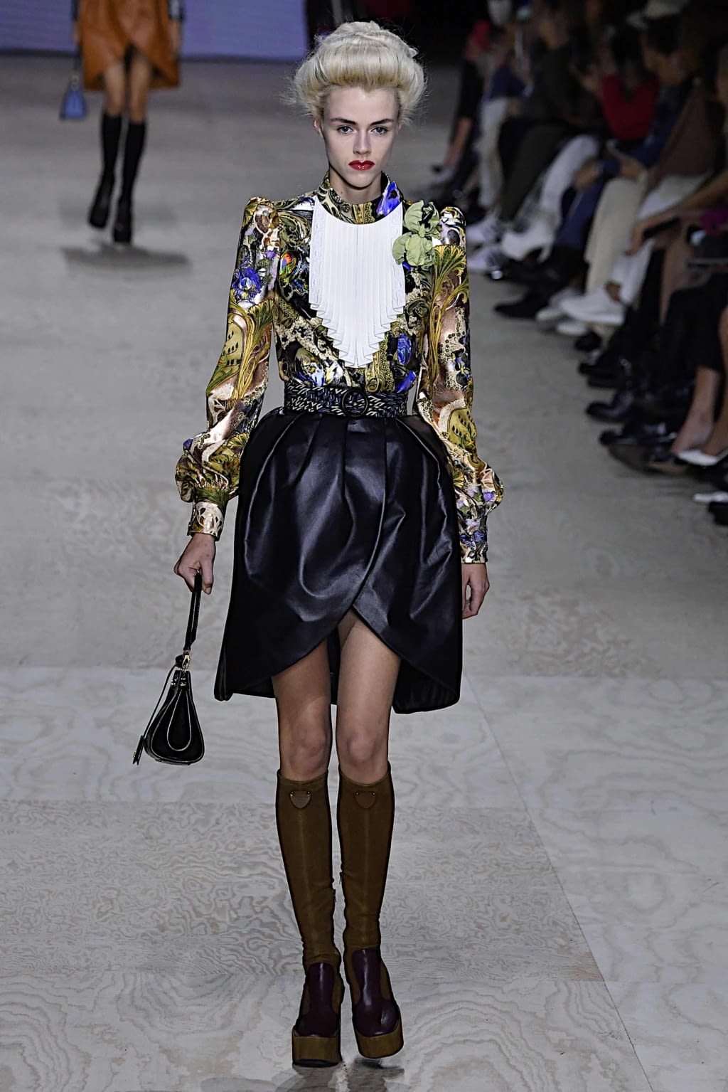 Fashion Week Paris Spring/Summer 2020 look 41 from the Louis Vuitton collection womenswear