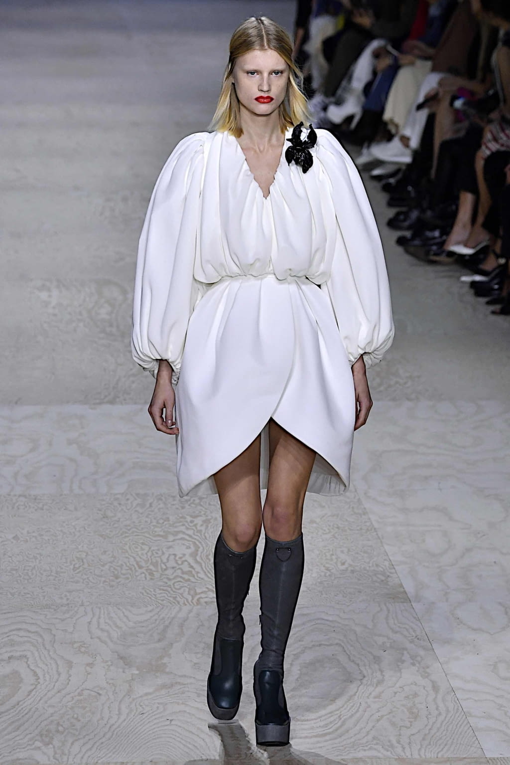 Fashion Week Paris Spring/Summer 2020 look 48 de la collection Louis Vuitton womenswear