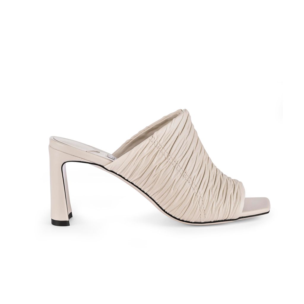 Fashion Week New York Spring/Summer 2025 look 20 from the Jimmy Choo collection womenswear accessories