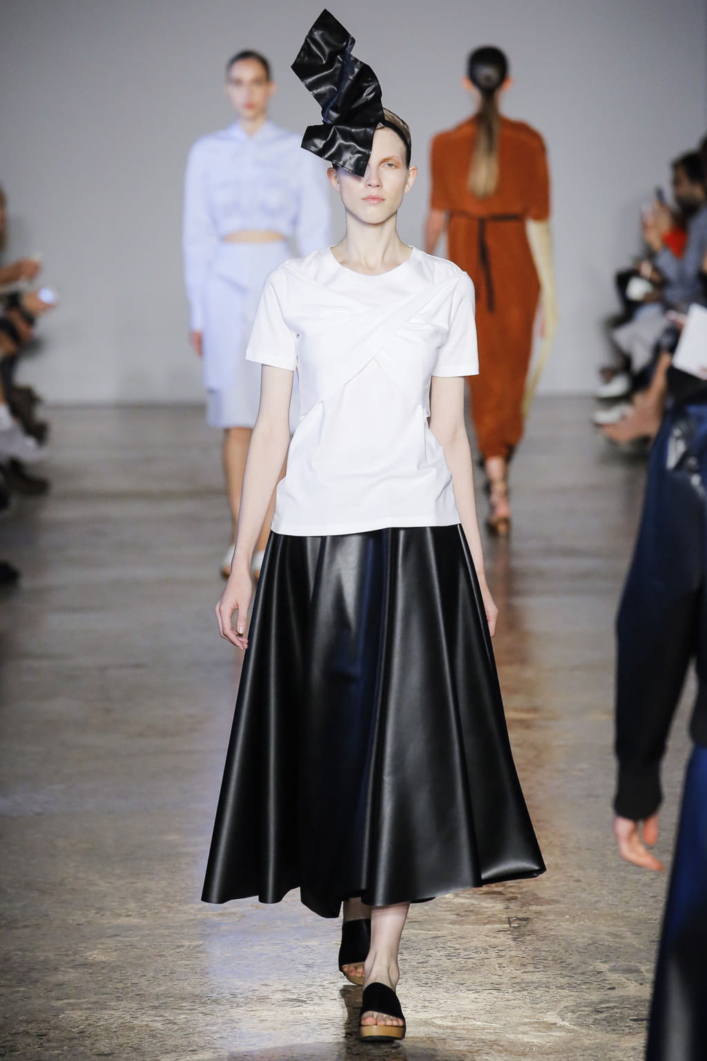 Fashion Week Milan Spring/Summer 2018 look 14 from the Lucio Vanotti collection womenswear