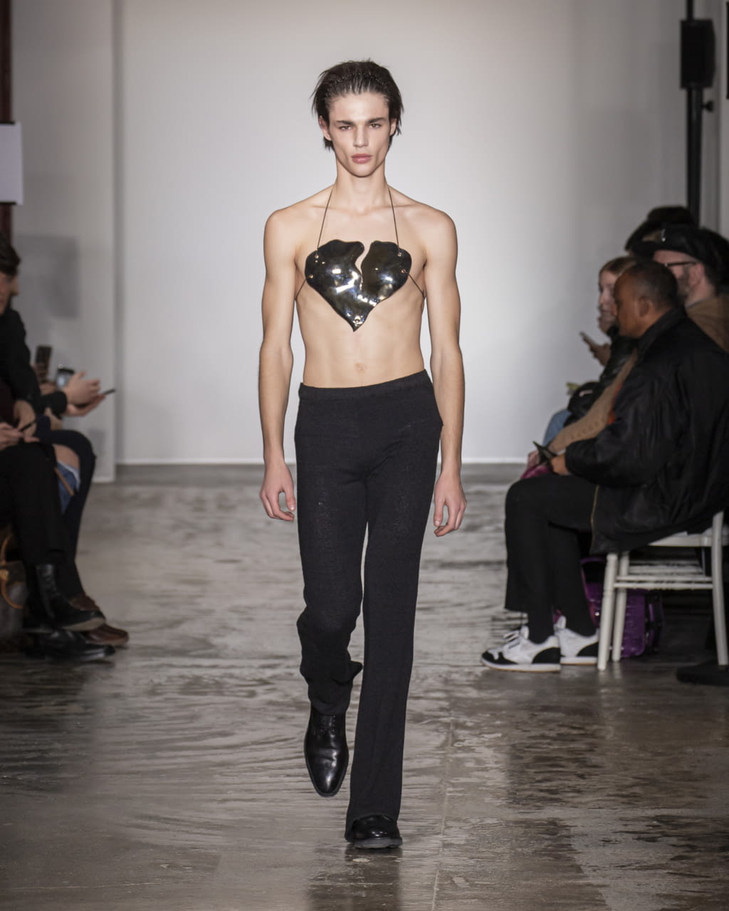 Fashion Week Paris Fall/Winter 2020 look 16 from the Ludovic de Saint Sernin collection menswear