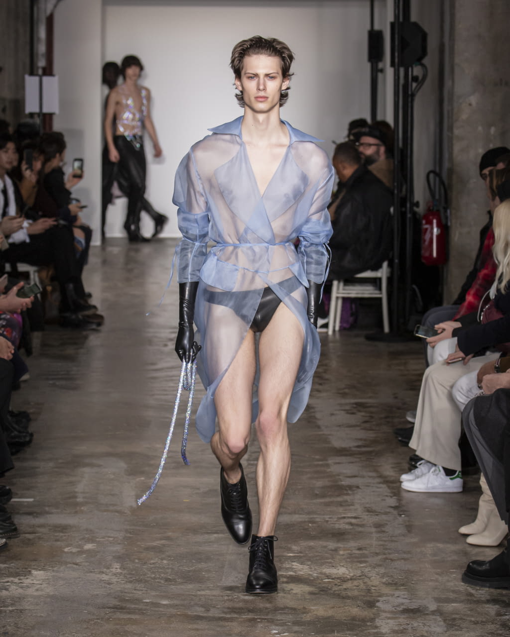 Fashion Week Paris Fall/Winter 2020 look 25 from the Ludovic de Saint Sernin collection 男装