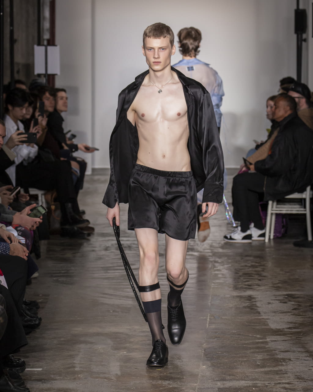 Fashion Week Paris Fall/Winter 2020 look 28 from the Ludovic de Saint Sernin collection 男装