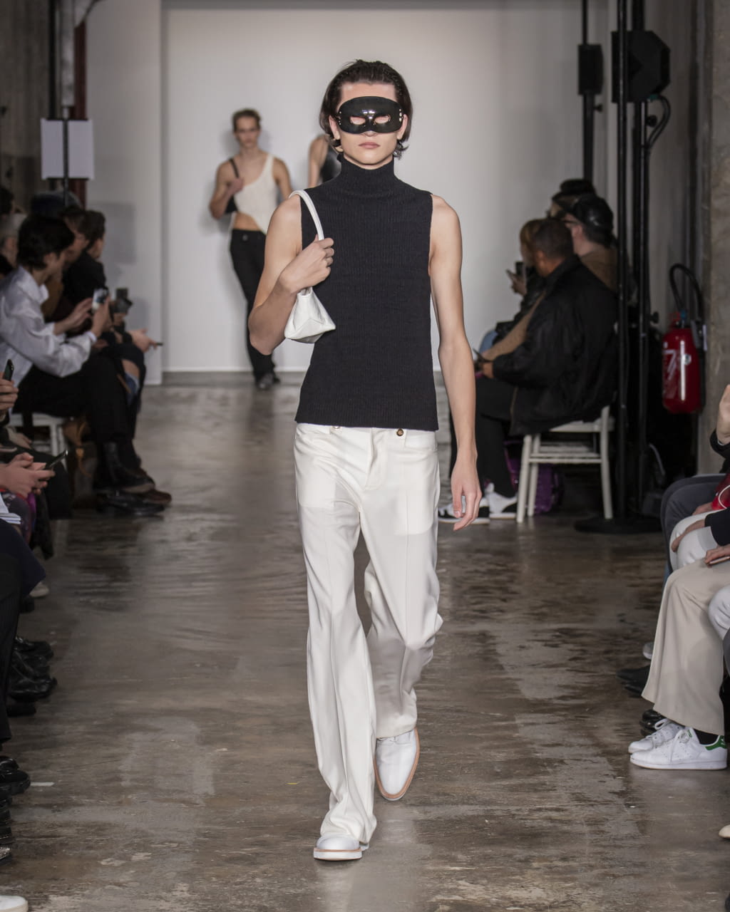 Fashion Week Paris Fall/Winter 2020 look 9 from the Ludovic de Saint Sernin collection menswear
