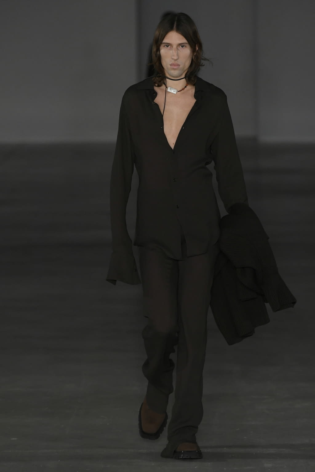 Fashion Week Paris Fall/Winter 2022 look 4 from the Ludovic de Saint Sernin collection 女装