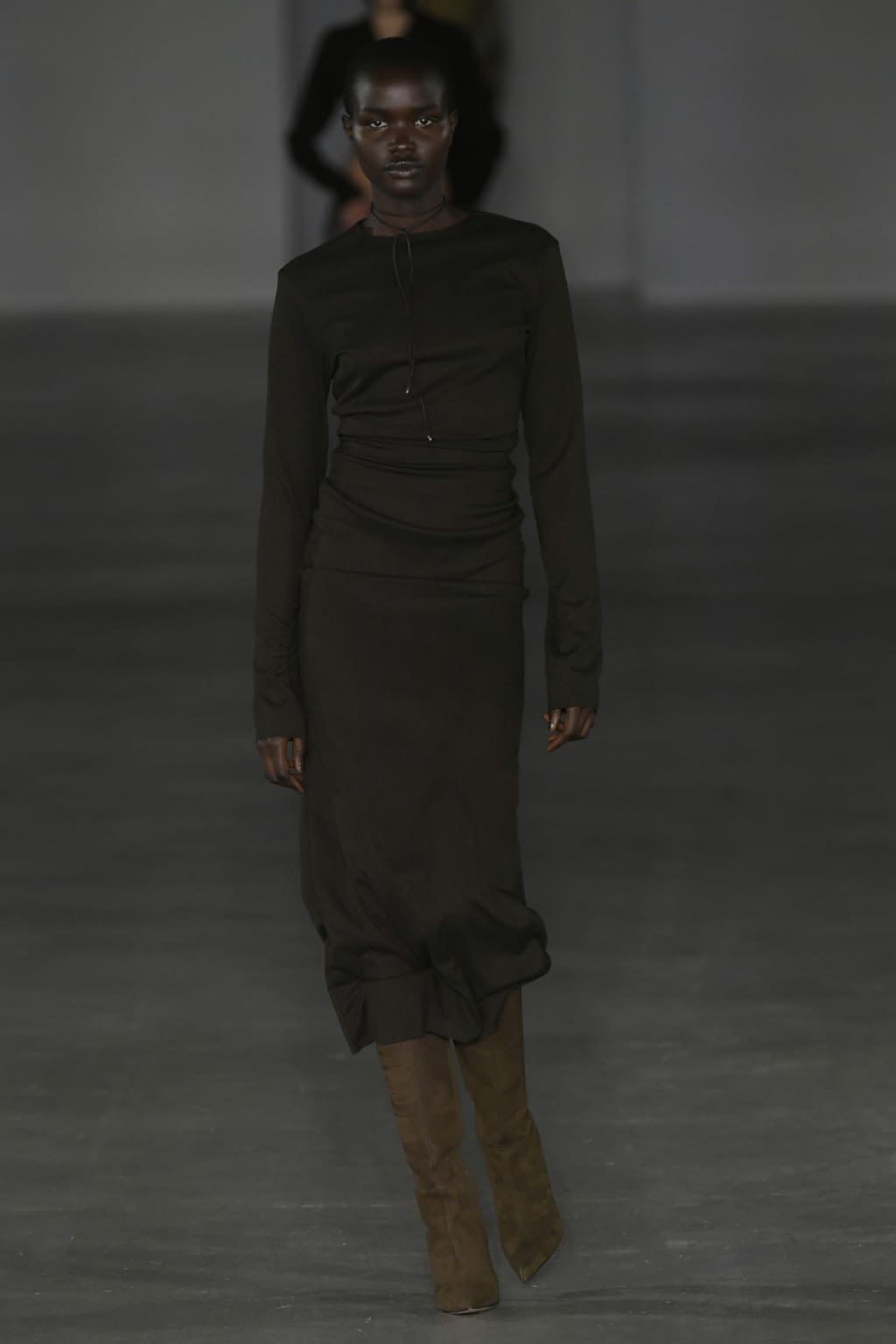 Fashion Week Paris Fall/Winter 2022 look 5 from the Ludovic de Saint Sernin collection womenswear