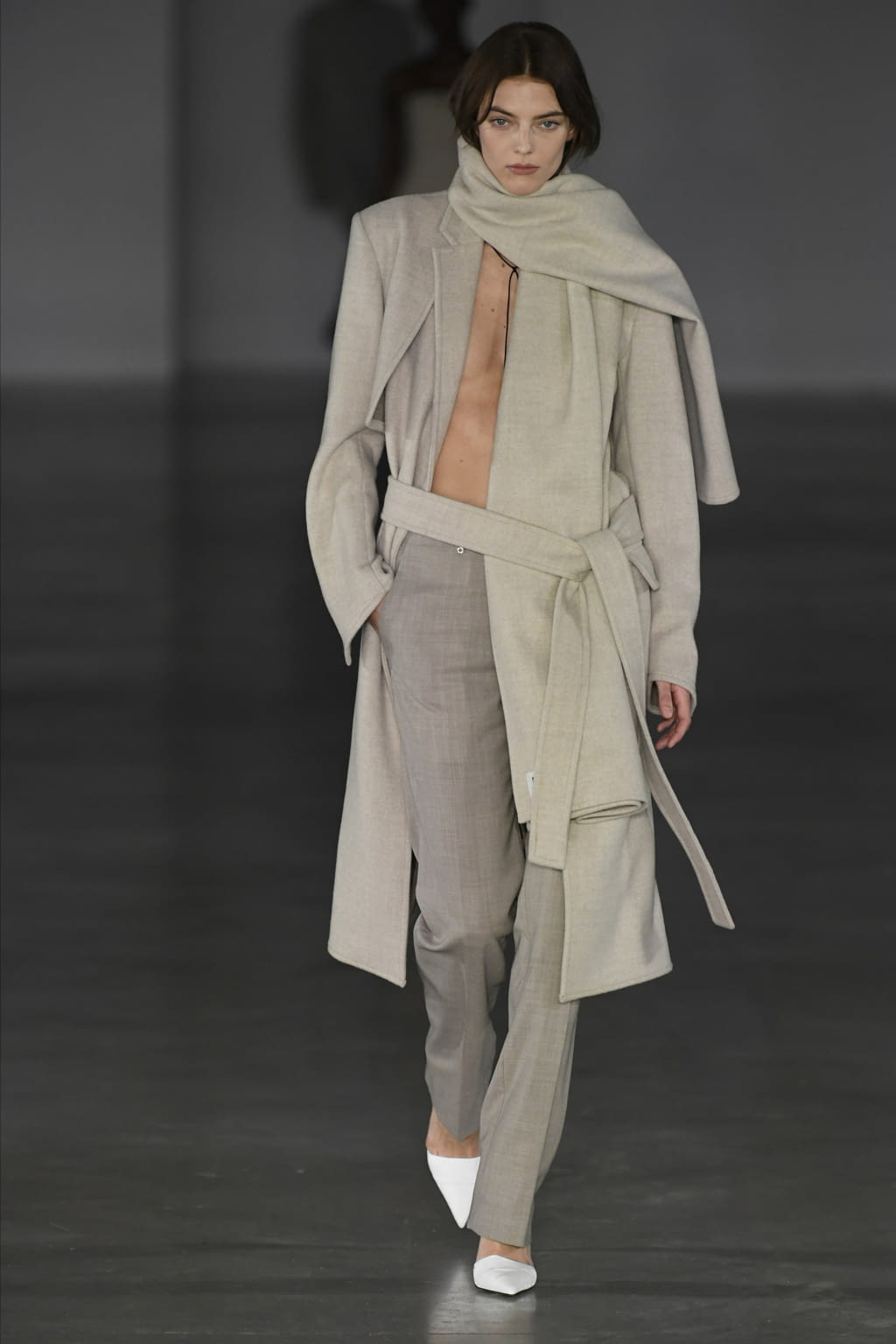 Fashion Week Paris Fall/Winter 2022 look 12 de la collection Ludovic de Saint Sernin womenswear